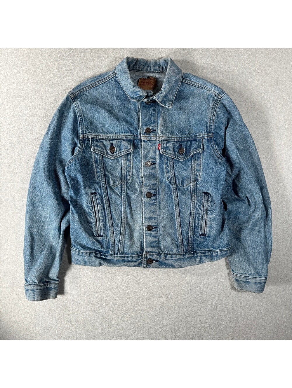 Vintage Levi's 70506 Light Blue Denim Jacket Size M Made In USA Trucker Jacket